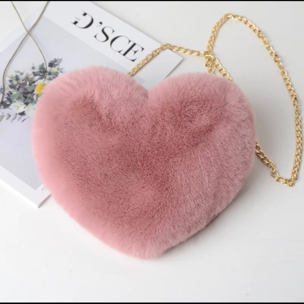 Heart Shaped Faux Fur Cross Body Purse - Picture 5 of 9